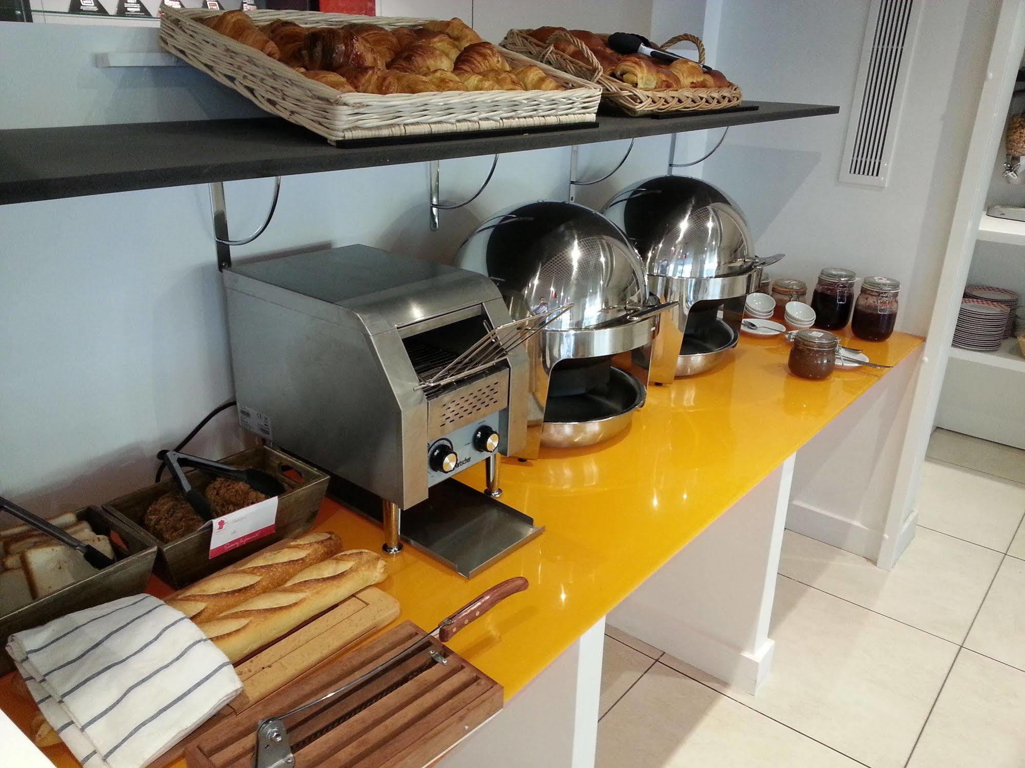 Brit Hotel Porte D'Espagne Perpignan Ngoại thất bức ảnh
